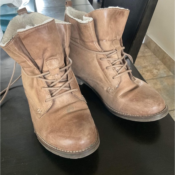 Leather ankle boots - Picture 2 of 4